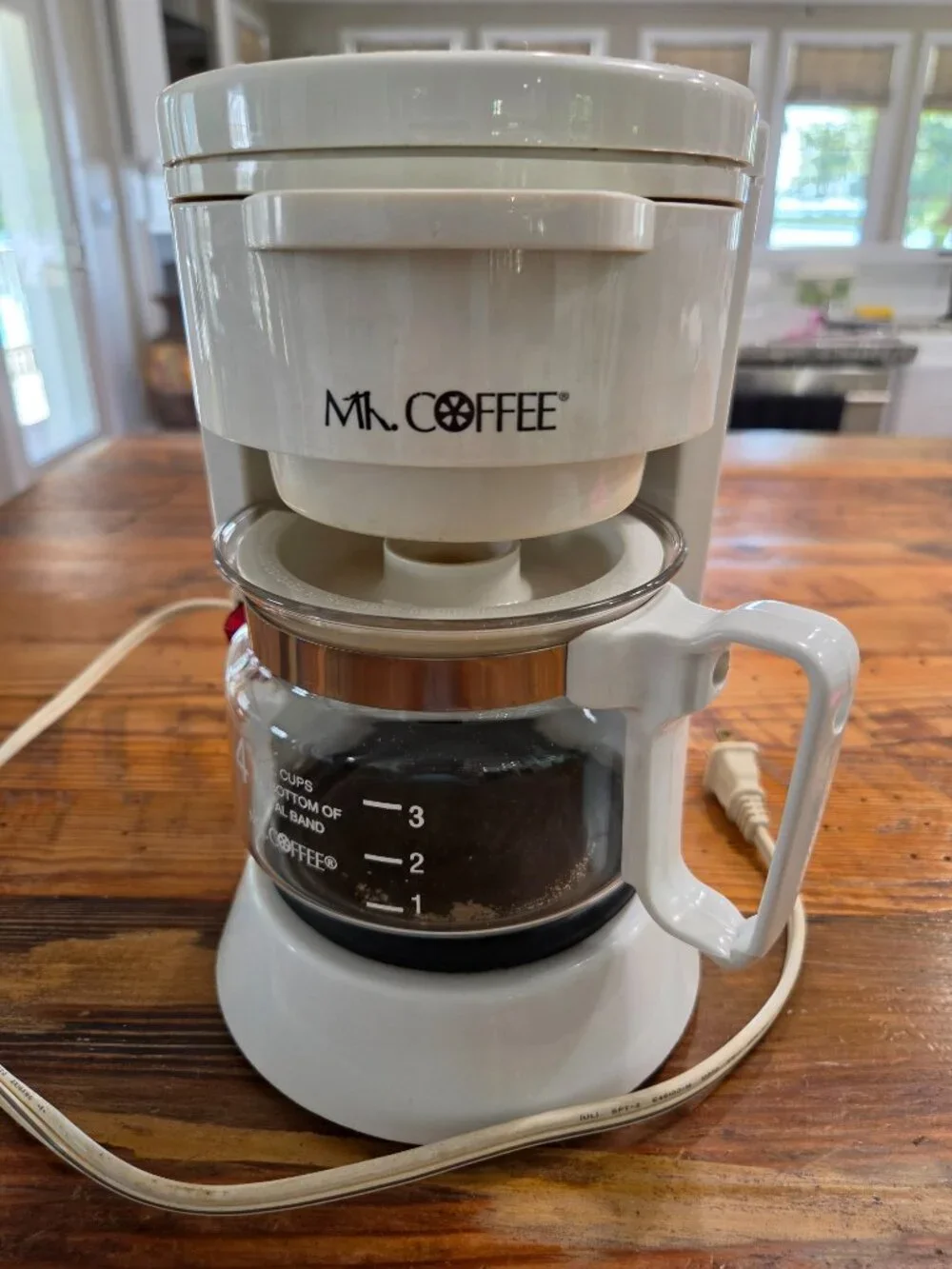 Mr. Coffee Model BL4 Mini 4 Cup Drip Filter Coffee Maker White Vintage READ